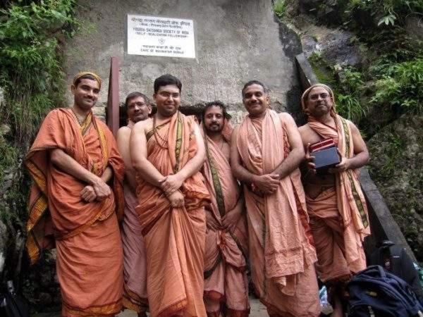 Dwarahat Village Farmstay- Babaji'S Cave Exteriér fotografie